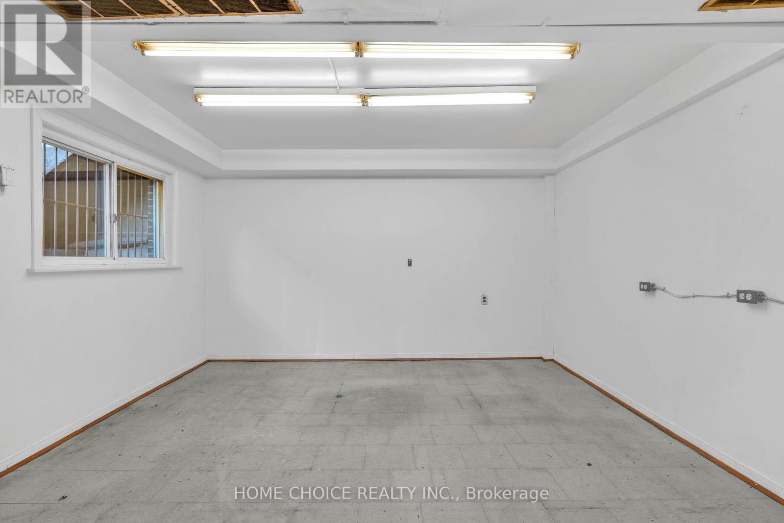 788 St.clair Avenue W, Toronto, Ontario  M6C 1B6 - Photo 13 - C12338704
