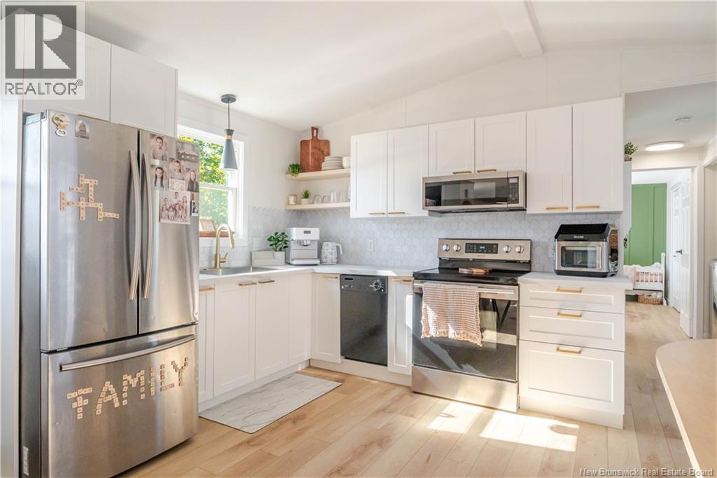 41 Elmdale Crescent, Fredericton, New Brunswick  E3B 6P9 - Photo 3 - NB126570