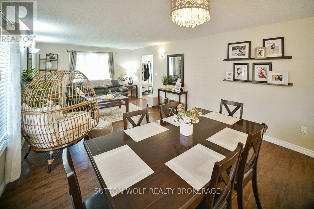 22 Pittao Place, Strathroy-Caradoc, Ontario  N7G 4E7 - Photo 7 - X12403016