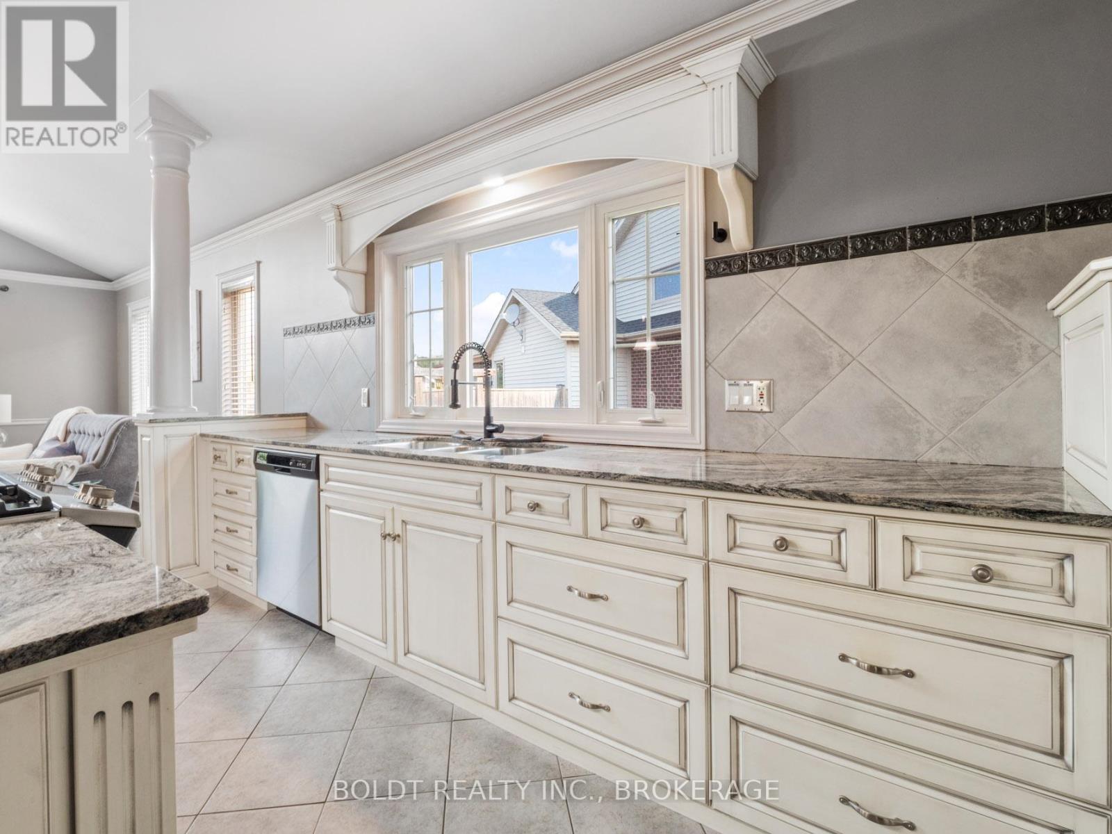 39 Bellevue Court, Welland, Ontario  L3C 7M1 - Photo 12 - X12334048