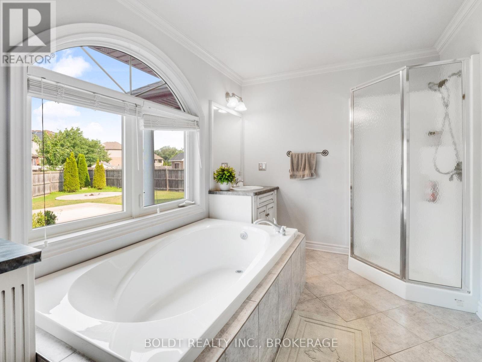 39 Bellevue Court, Welland, Ontario  L3C 7M1 - Photo 21 - X12334048