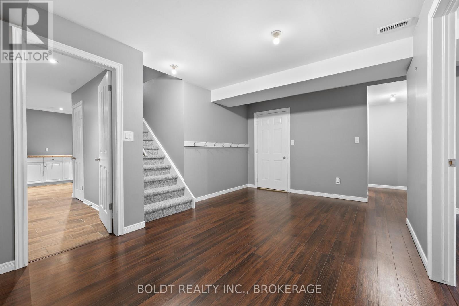 39 Bellevue Court, Welland, Ontario  L3C 7M1 - Photo 30 - X12334048