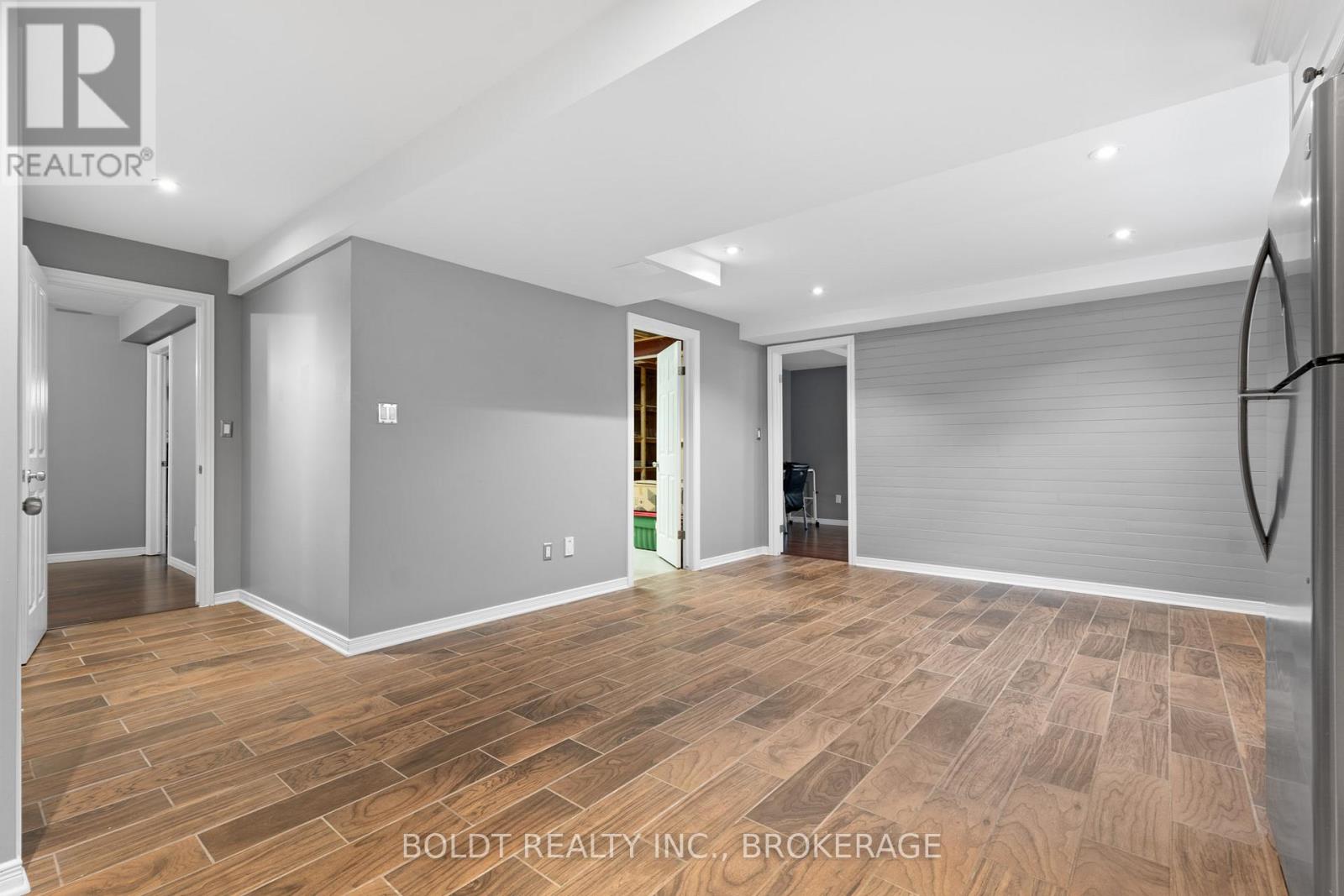 39 Bellevue Court, Welland, Ontario  L3C 7M1 - Photo 31 - X12334048
