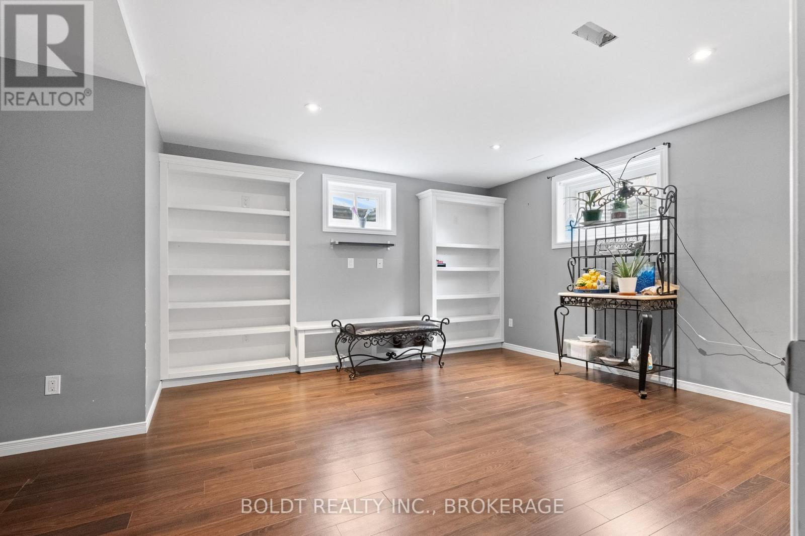 39 Bellevue Court, Welland, Ontario  L3C 7M1 - Photo 32 - X12334048