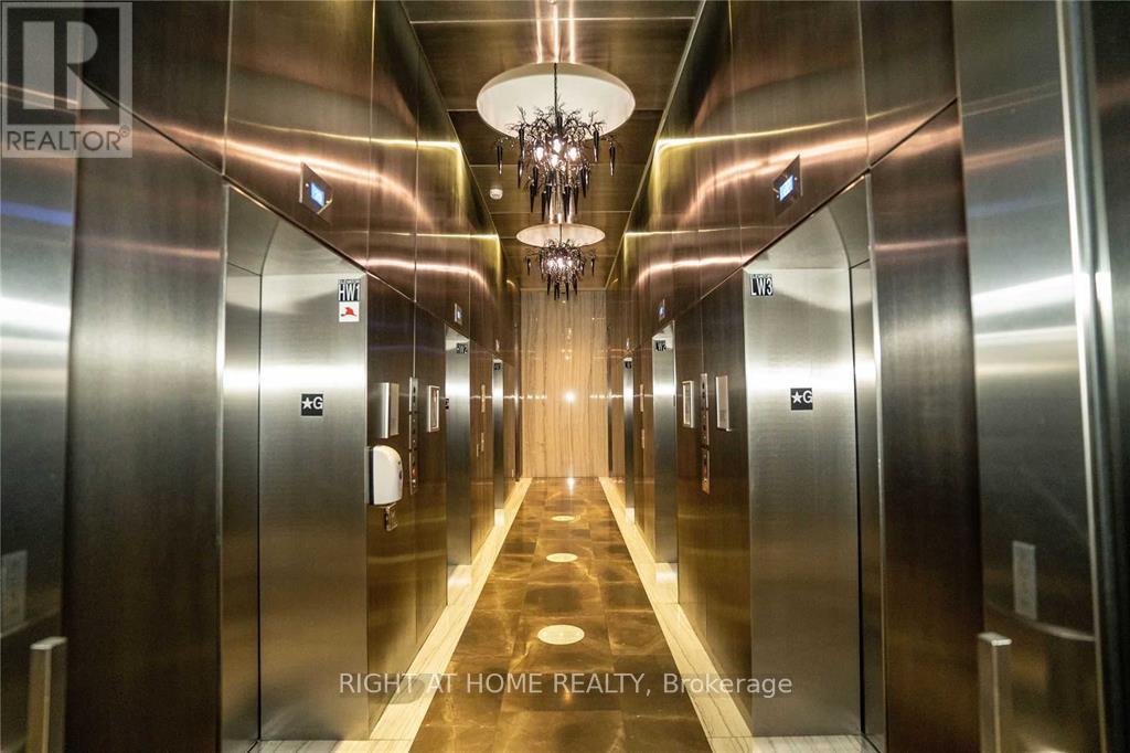 6407 - 100 Harbour Street, Toronto, Ontario M5J 2T5 - Photo 10 - C12402971