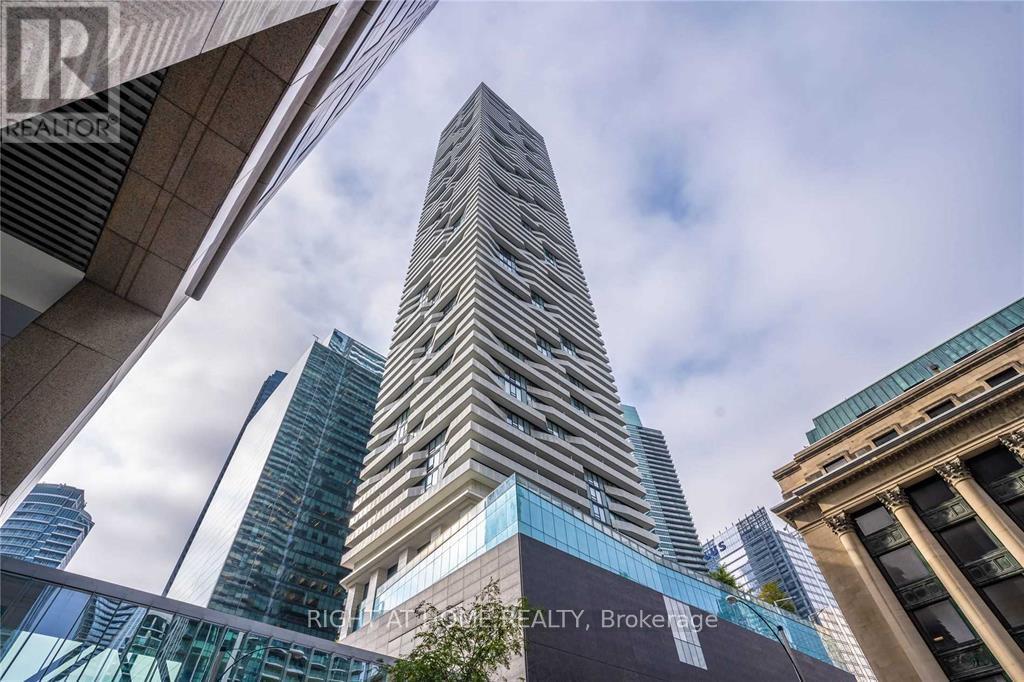 6407 - 100 Harbour Street, Toronto, Ontario M5J 2T5 - Photo 8 - C12402971