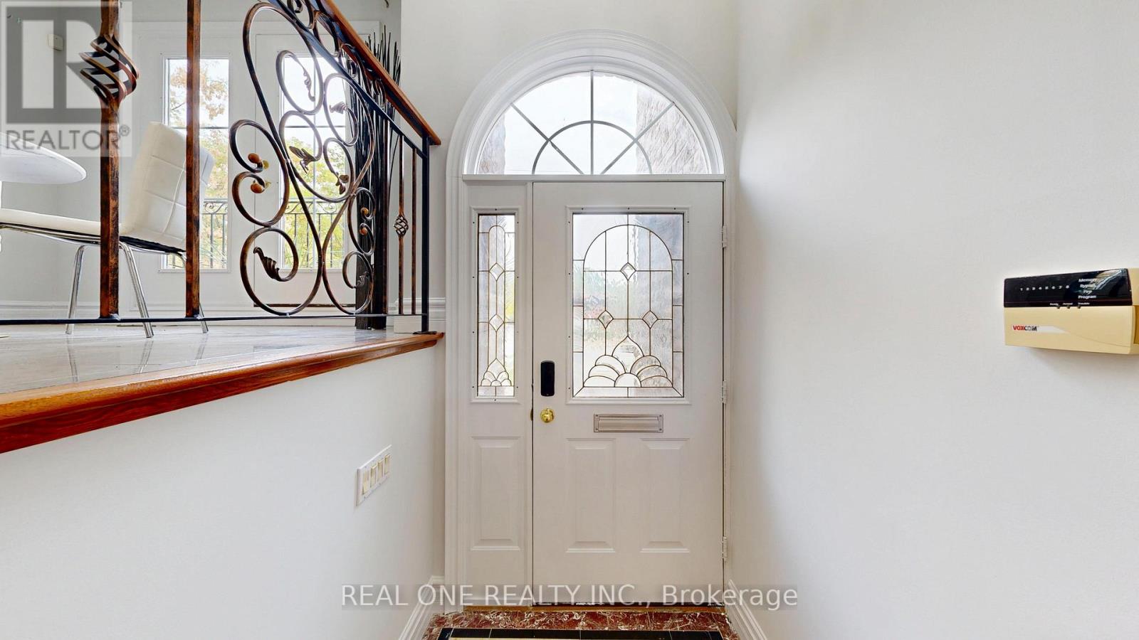 299 Finch Avenue E, Toronto (Willowdale East), Ontario  M2N 4S3 - Photo 3 - C12402987