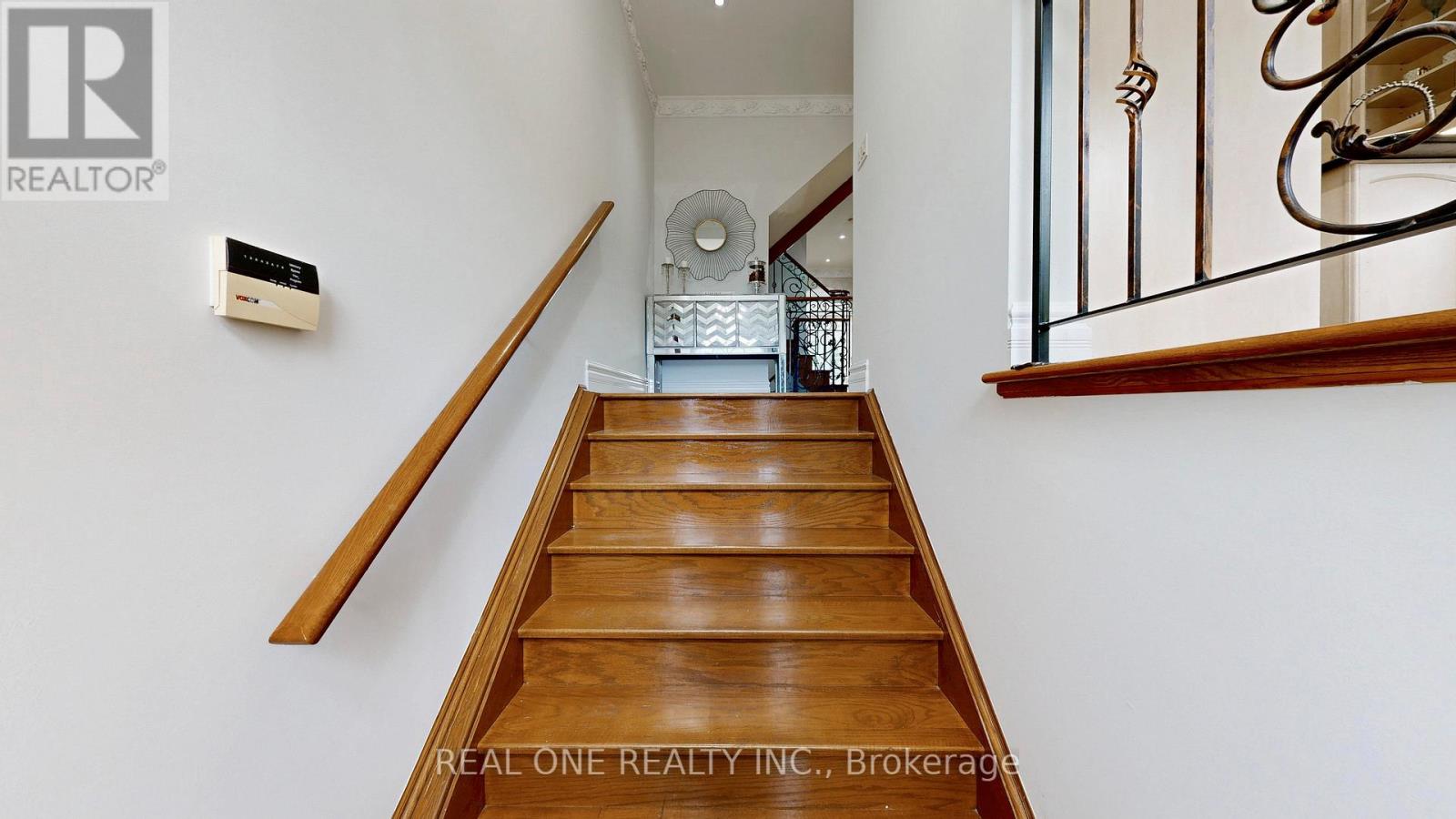 299 Finch Avenue E, Toronto (Willowdale East), Ontario  M2N 4S3 - Photo 4 - C12402987