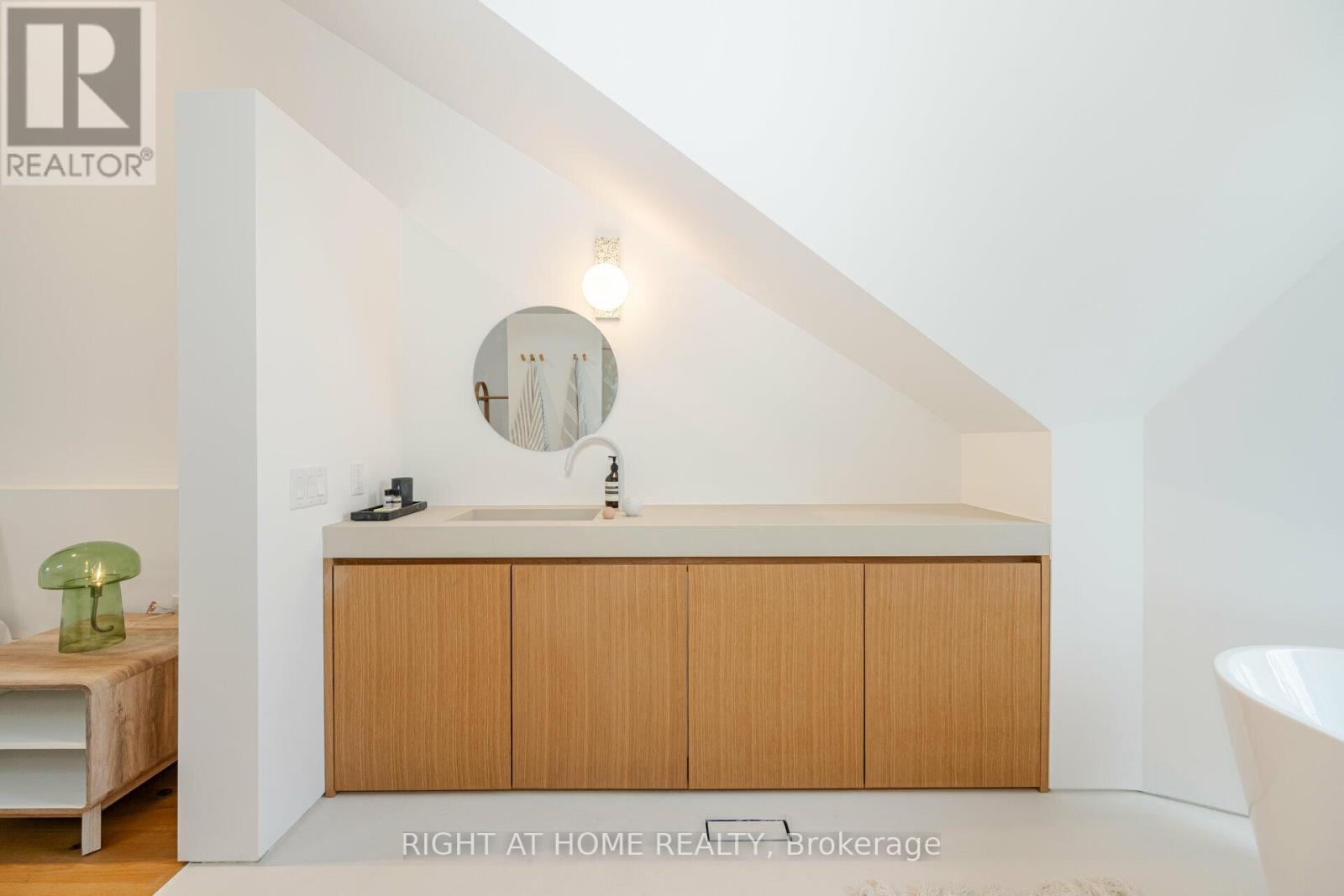 259 Lisgar Street, Toronto, Ontario  M6J 3G8 - Photo 20 - C12402998