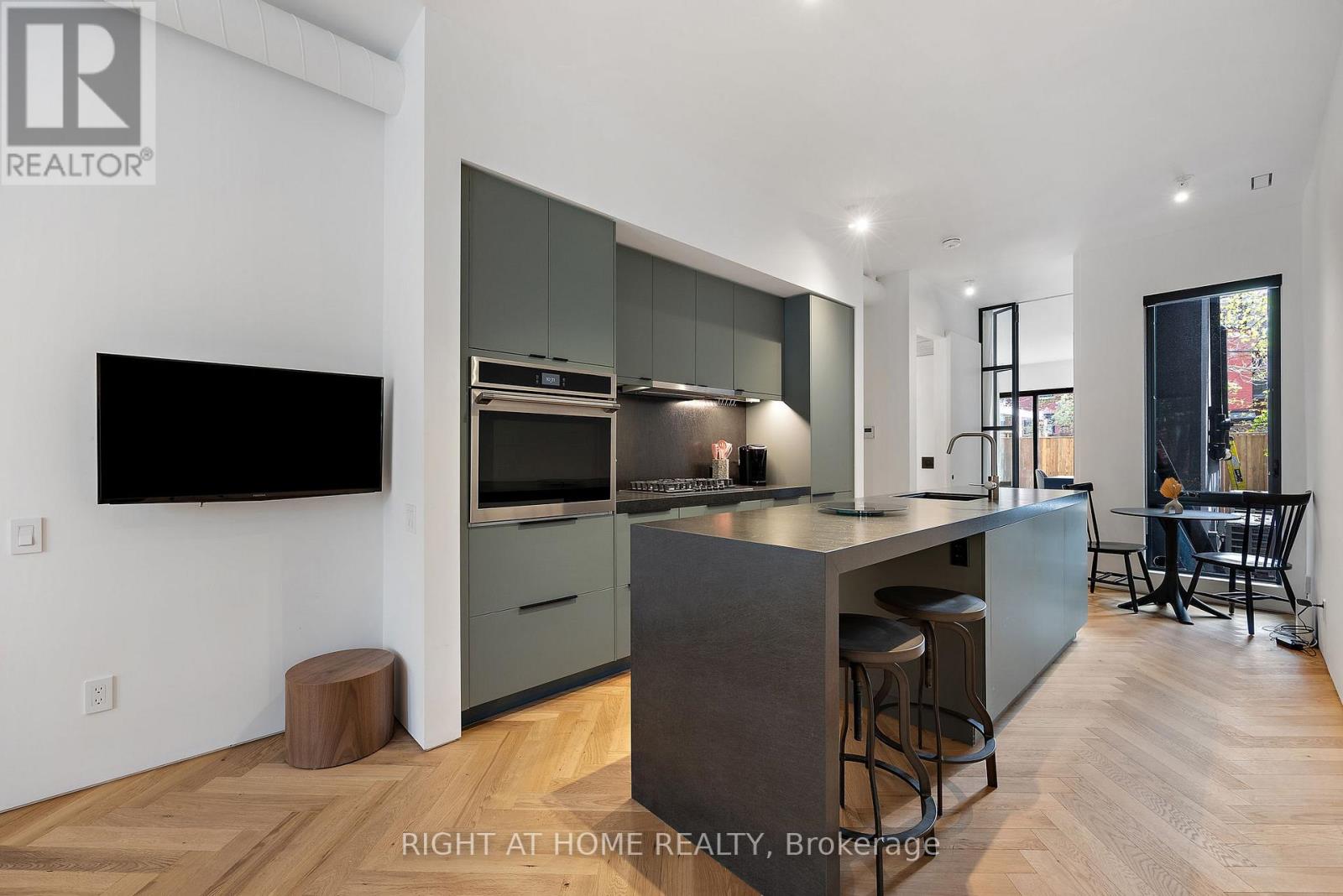 259 Lisgar Street, Toronto, Ontario  M6J 3G8 - Photo 32 - C12402998