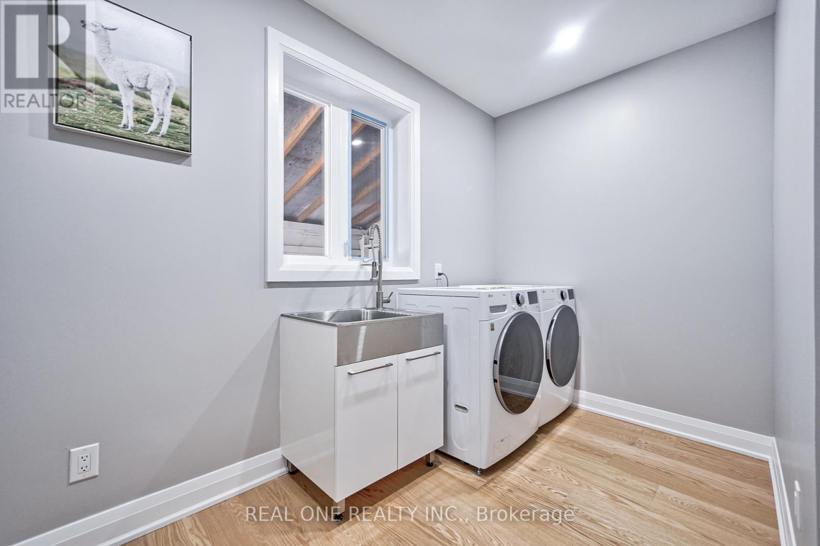 157 Glenholme Avenue, Toronto, Ontario  M6E 3C5 - Photo 13 - C12403015