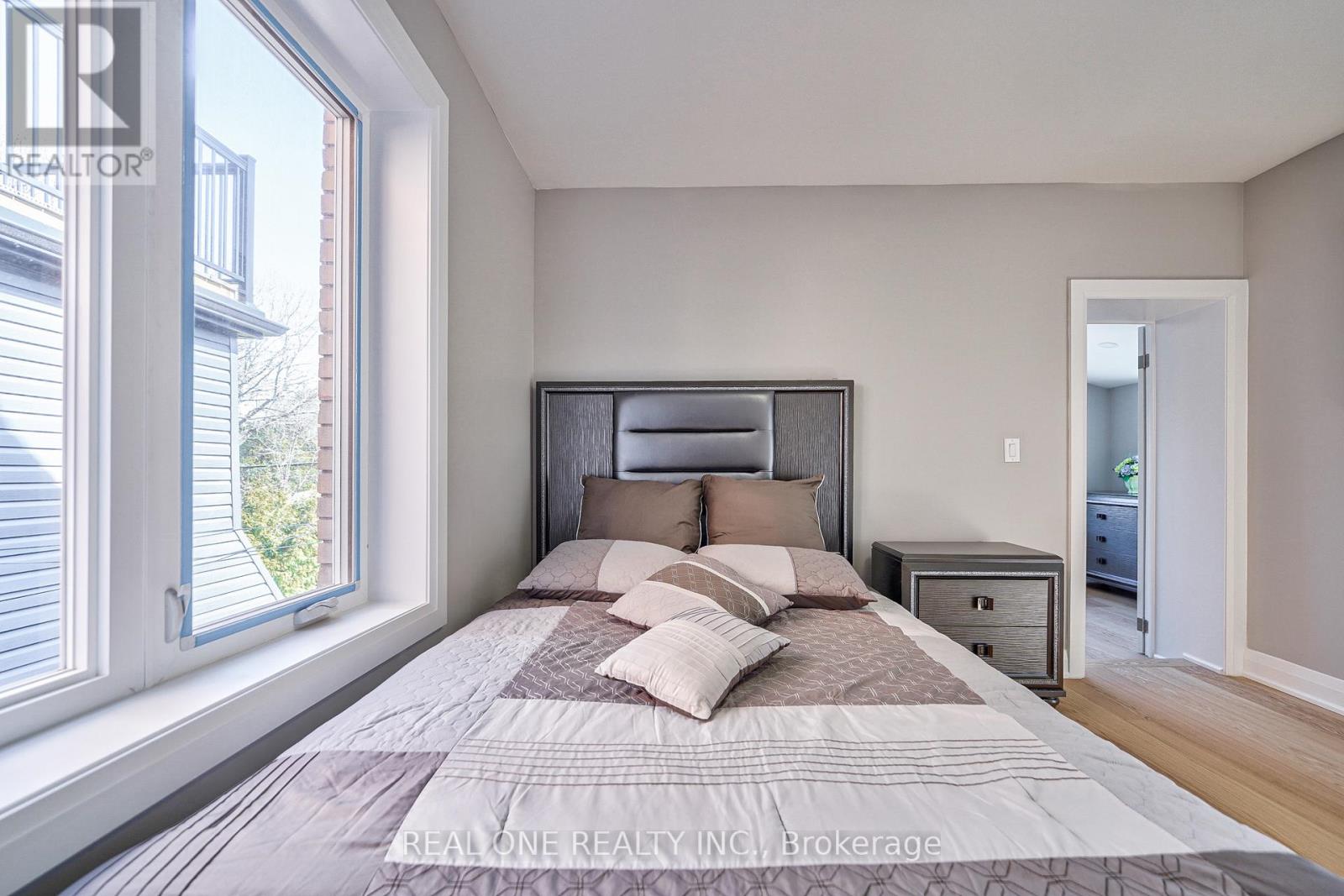 157 Glenholme Avenue, Toronto, Ontario  M6E 3C5 - Photo 22 - C12403015