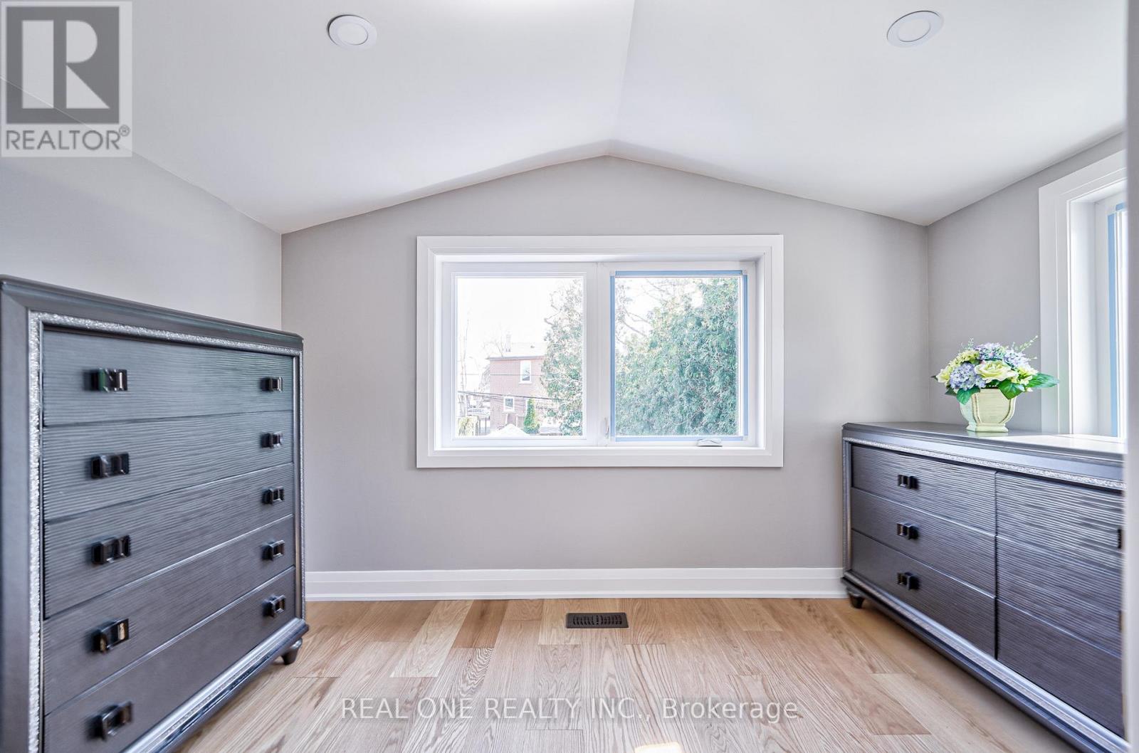 157 Glenholme Avenue, Toronto, Ontario  M6E 3C5 - Photo 26 - C12403015