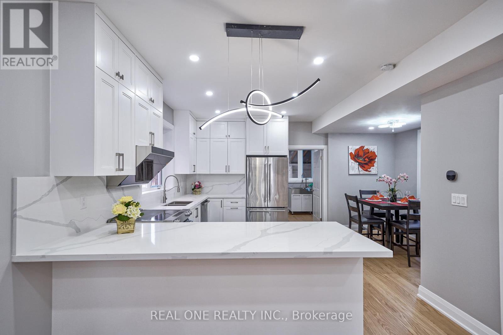 157 Glenholme Avenue, Toronto, Ontario  M6E 3C5 - Photo 8 - C12403015