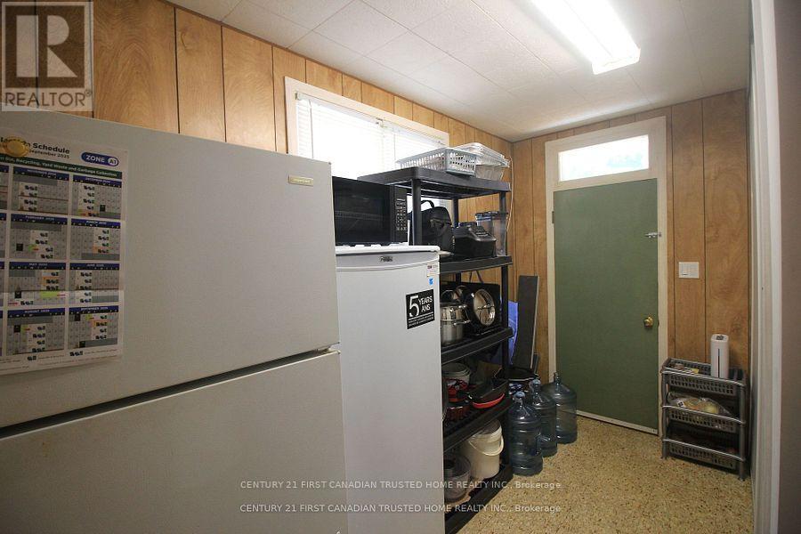 133 Deer Park Circle W, London North, Ontario  N6H 3B9 - Photo 16 - X12373801