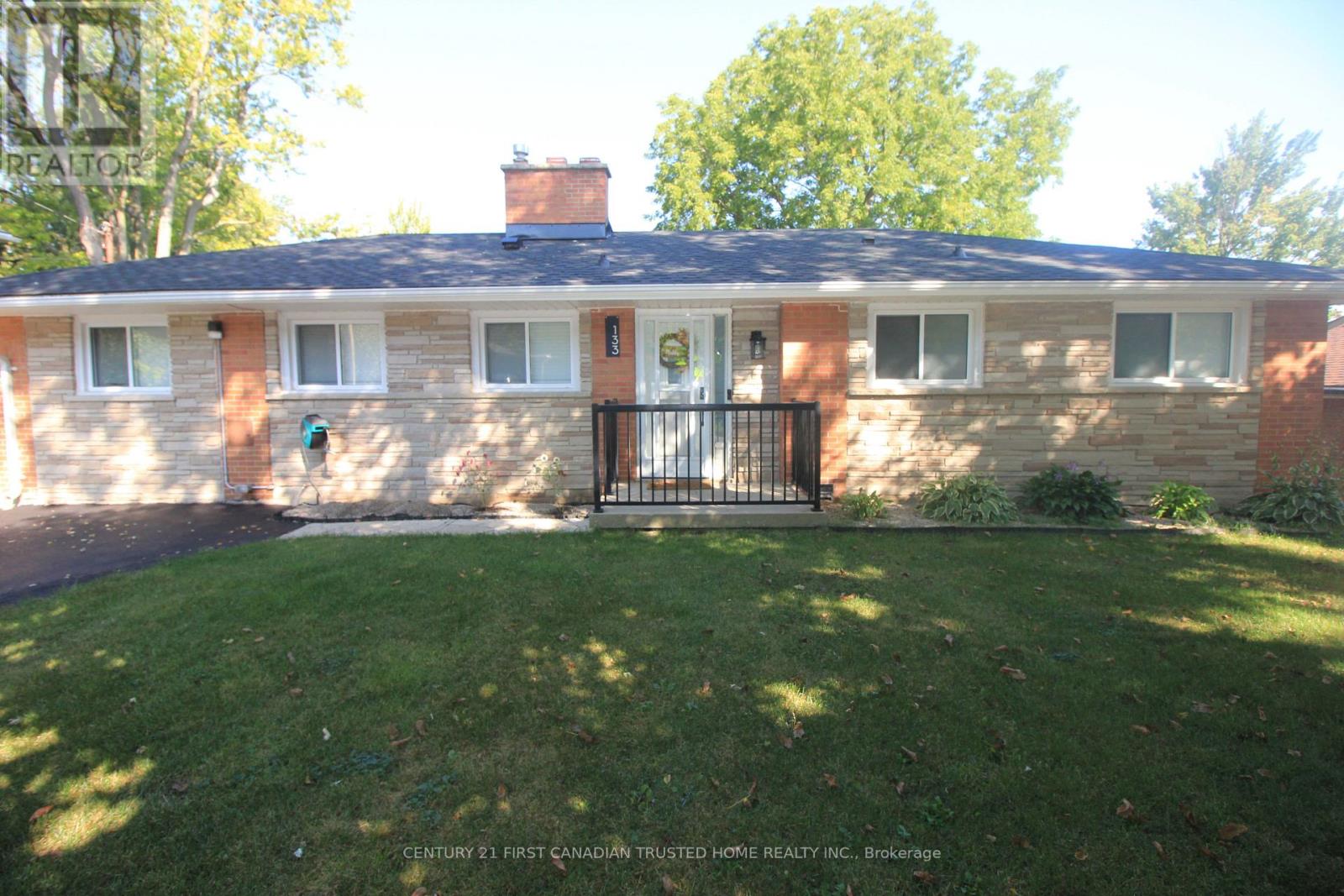 133 Deer Park Circle W, London North, Ontario  N6H 3B9 - Photo 3 - X12373801