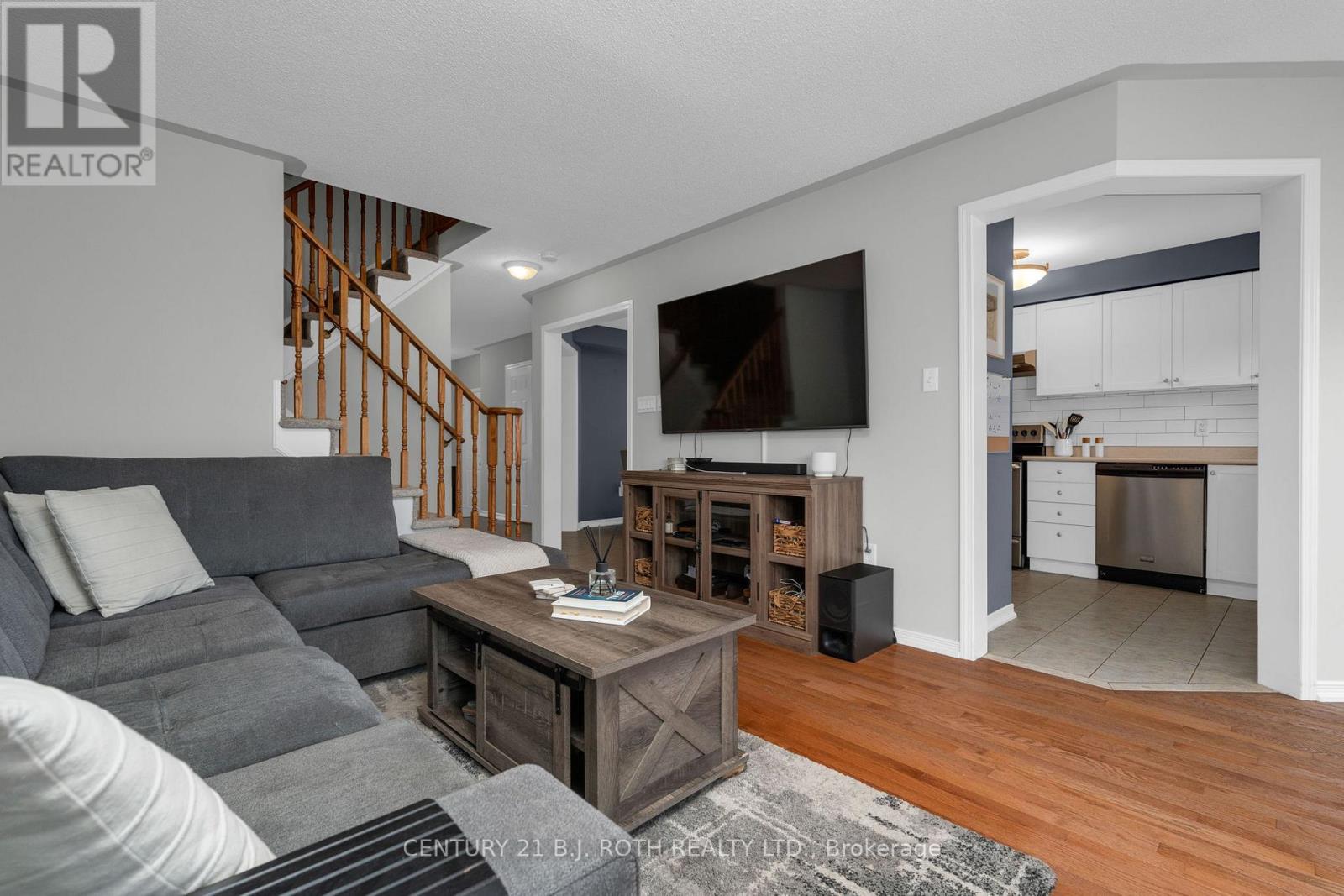 35 Mccann Lane, Essa, Ontario  L0M 1B4 - Photo 9 - N12403003