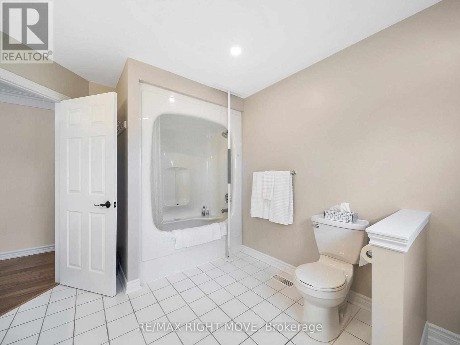1998 Voyageur Circle, Severn, Ontario  L3V 7L3 - Photo 32 - S12403036