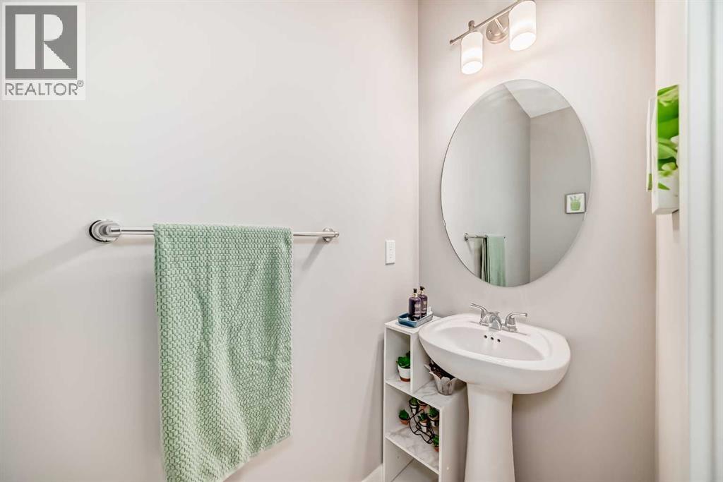 720 Livingston Hill Ne, Calgary, Alberta  T3P 1K5 - Photo 18 - A2256422