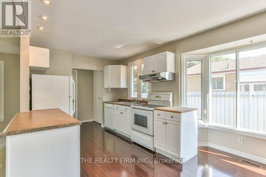 56 Toulon Crescent, London East, Ontario  N5V 1J5 - Photo 11 - X12403065