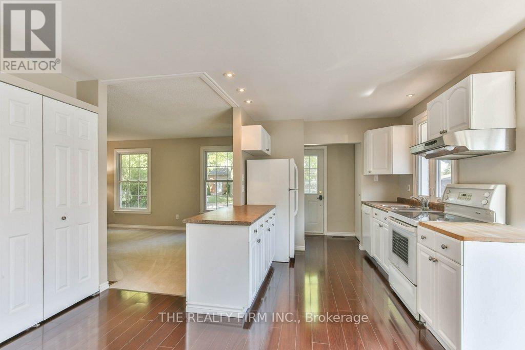 56 Toulon Crescent, London East, Ontario  N5V 1J5 - Photo 12 - X12403065