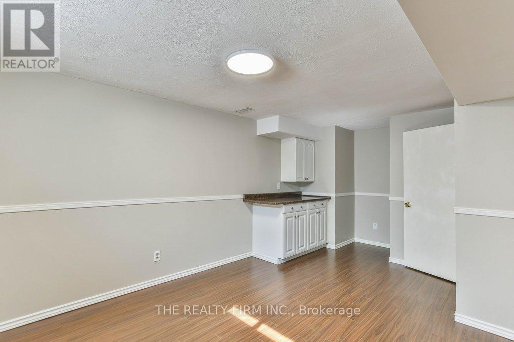 56 Toulon Crescent, London East, Ontario  N5V 1J5 - Photo 33 - X12403065