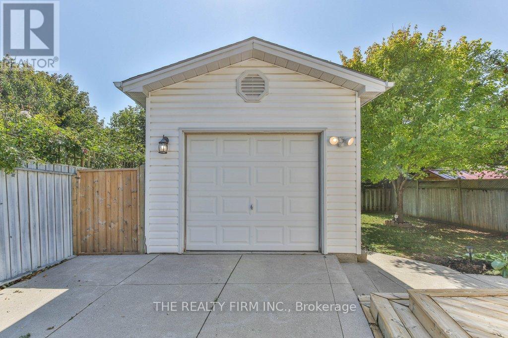 56 Toulon Crescent, London East, Ontario  N5V 1J5 - Photo 4 - X12403065