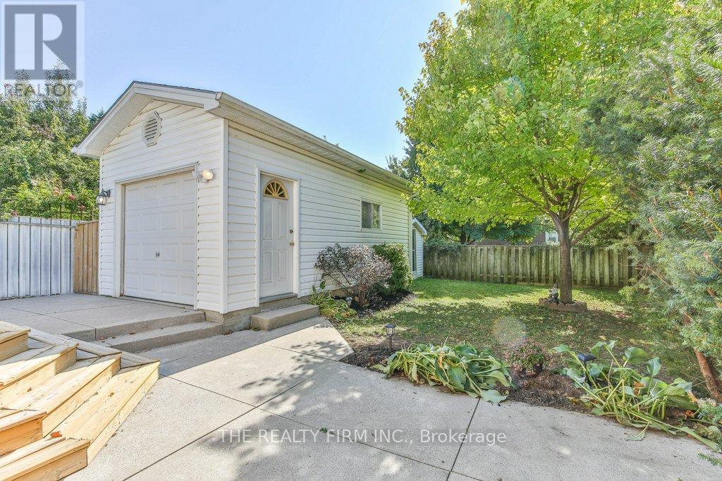 56 Toulon Crescent, London East, Ontario  N5V 1J5 - Photo 41 - X12403065