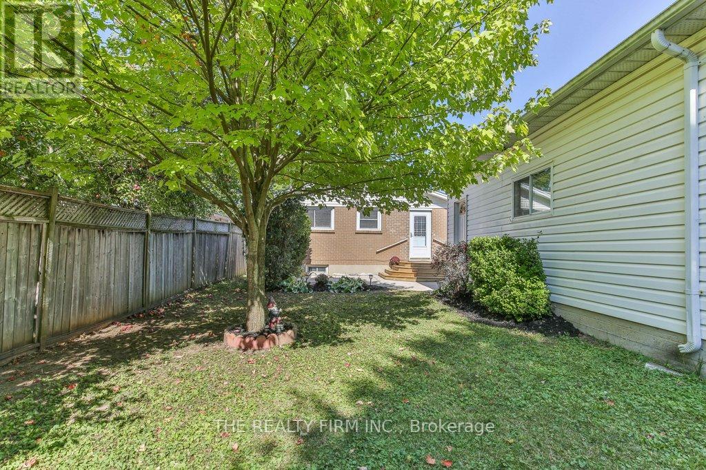 56 Toulon Crescent, London East, Ontario  N5V 1J5 - Photo 46 - X12403065