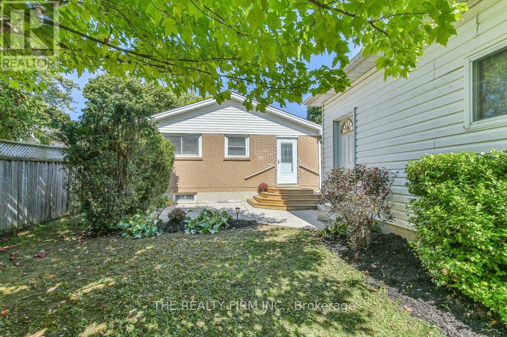 56 Toulon Crescent, London East, Ontario  N5V 1J5 - Photo 47 - X12403065