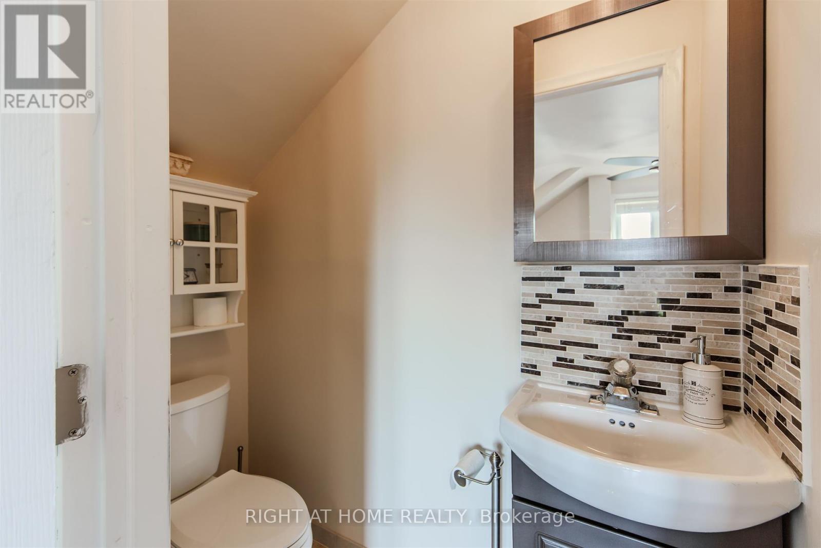 7 Adele Avenue, Toronto, Ontario  M3L 1J2 - Photo 15 - W12402995