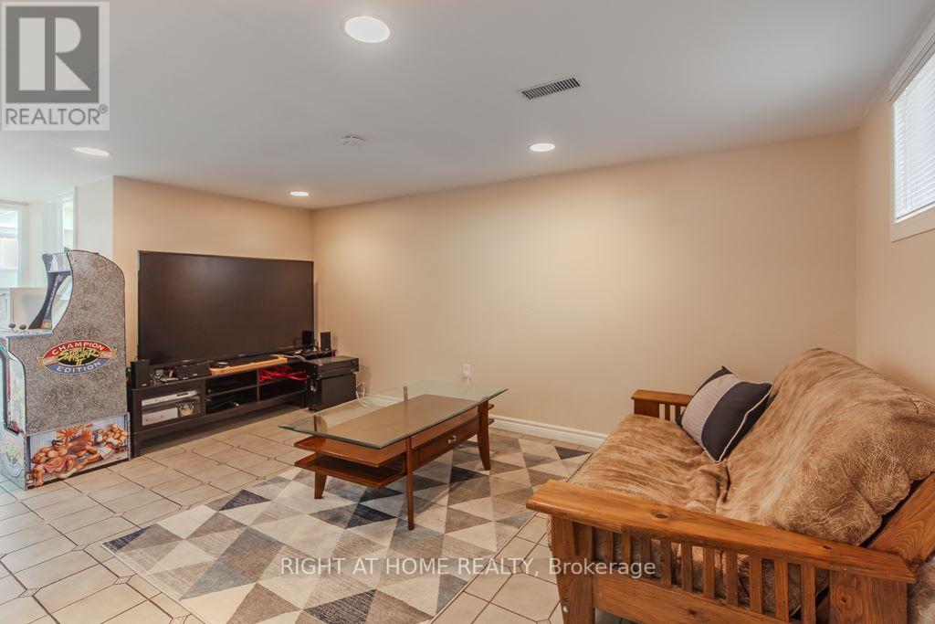 7 Adele Avenue, Toronto, Ontario  M3L 1J2 - Photo 19 - W12402995