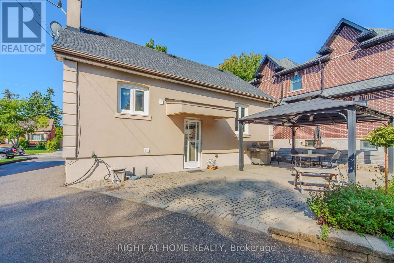 7 Adele Avenue, Toronto, Ontario  M3L 1J2 - Photo 23 - W12402995