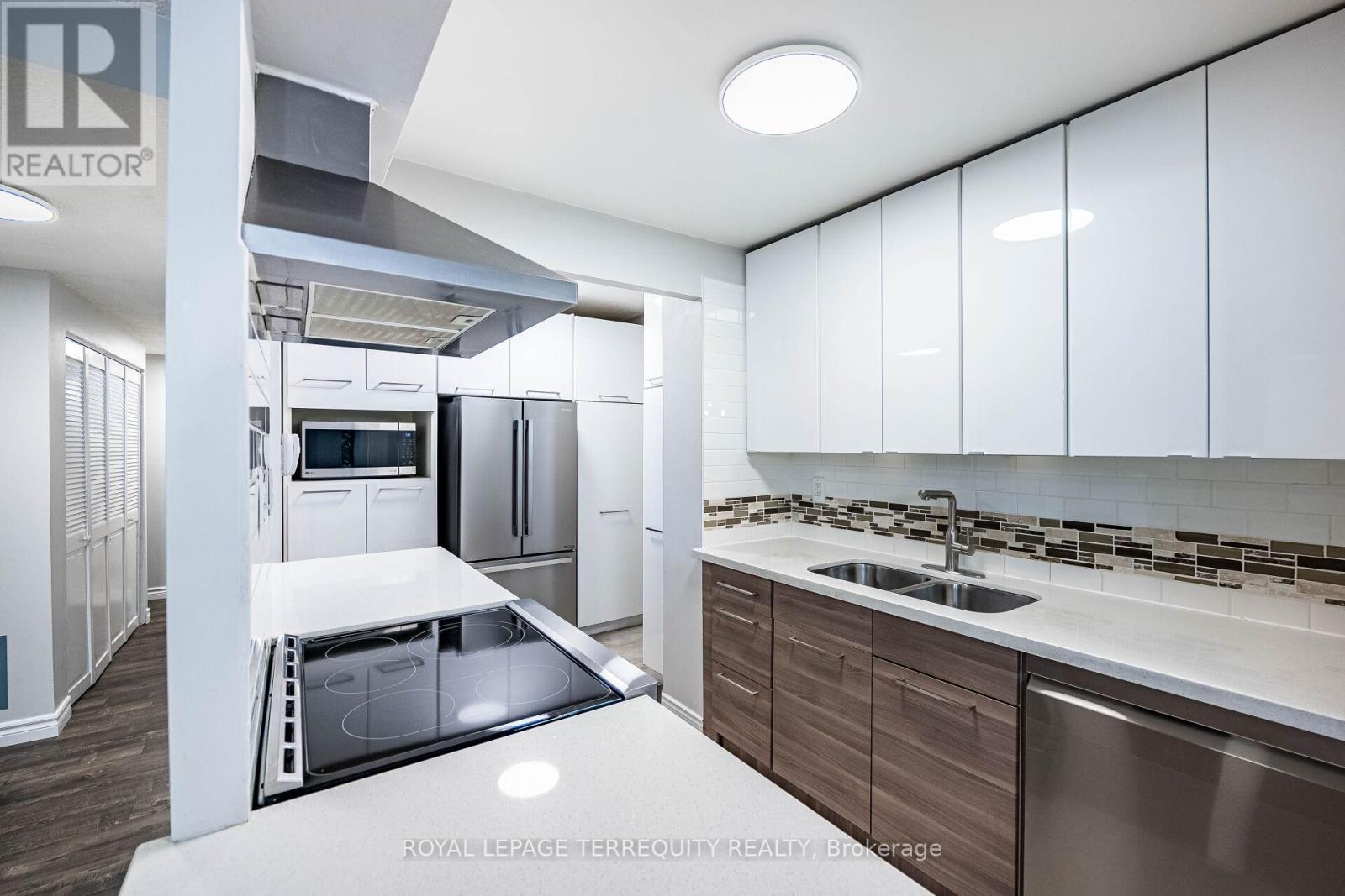 210 - 299 Mill Road, Toronto, Ontario  M9C 4V9 - Photo 16 - W12403020