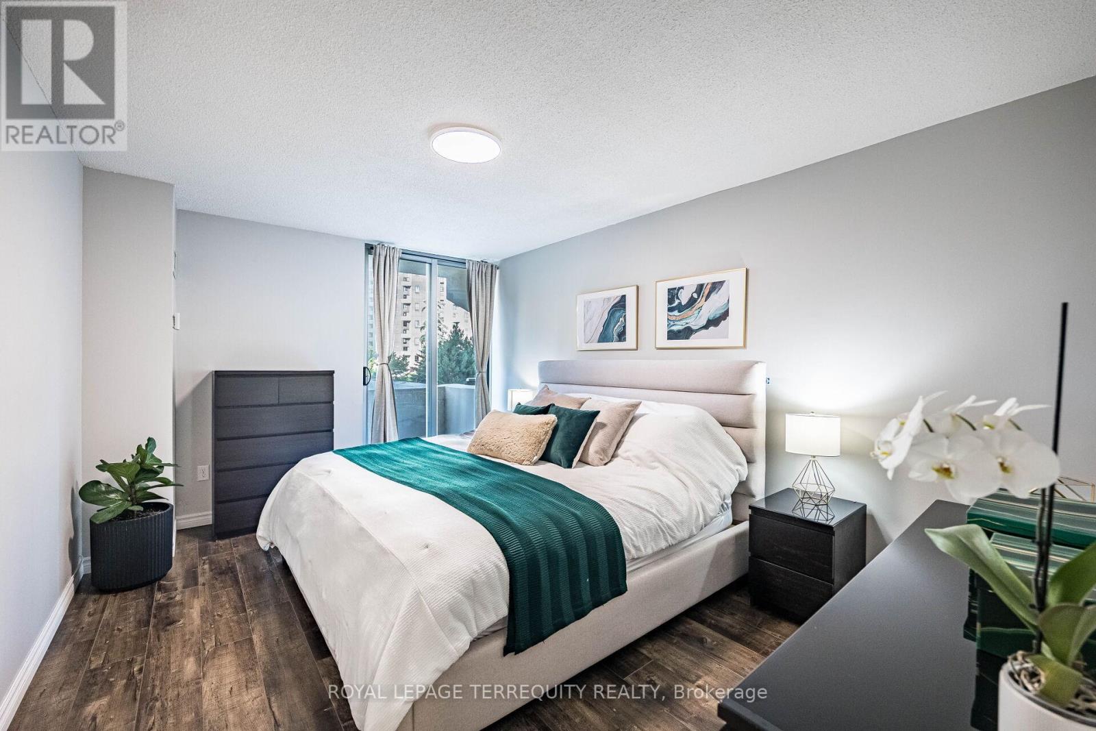 210 - 299 Mill Road, Toronto, Ontario  M9C 4V9 - Photo 21 - W12403020