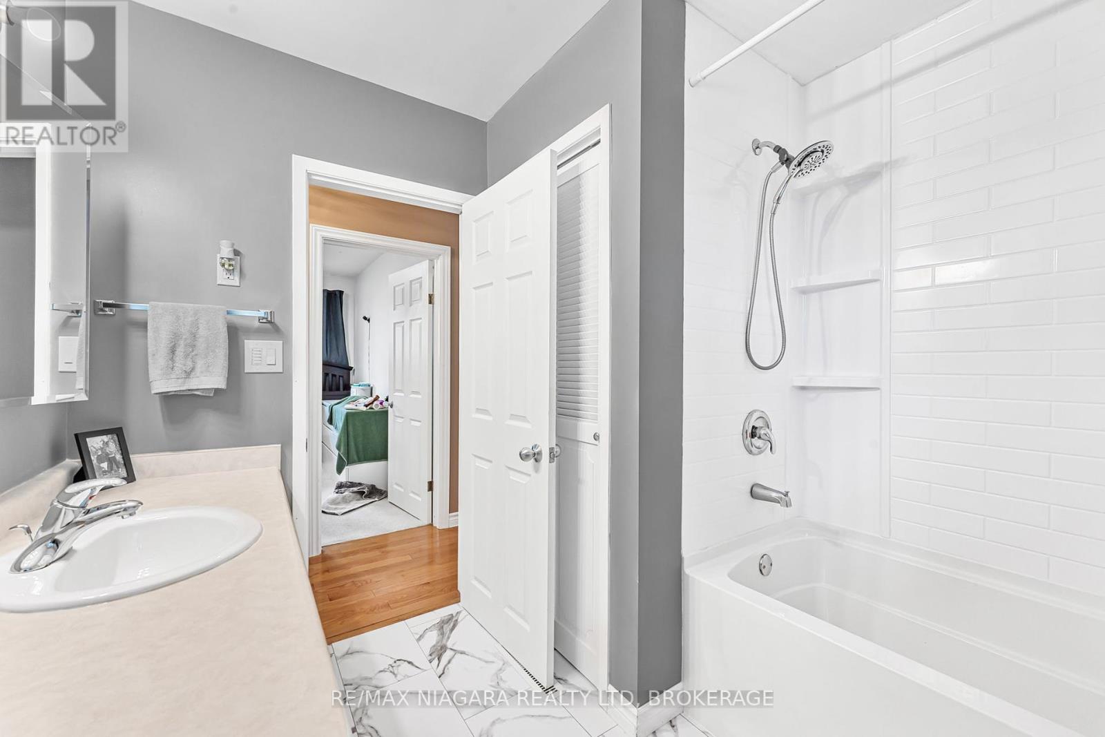 252 Mellanby Avenue, Port Colborne, Ontario  L3K 2L9 - Photo 22 - X12403075
