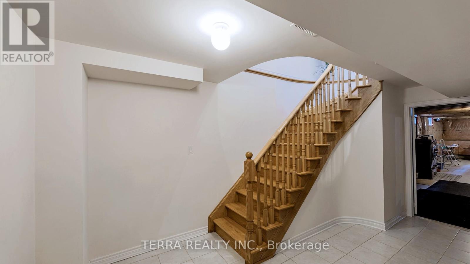 19 Isaiah Drive, Vaughan, Ontario  L4H 0C3 - Photo 35 - N12403052