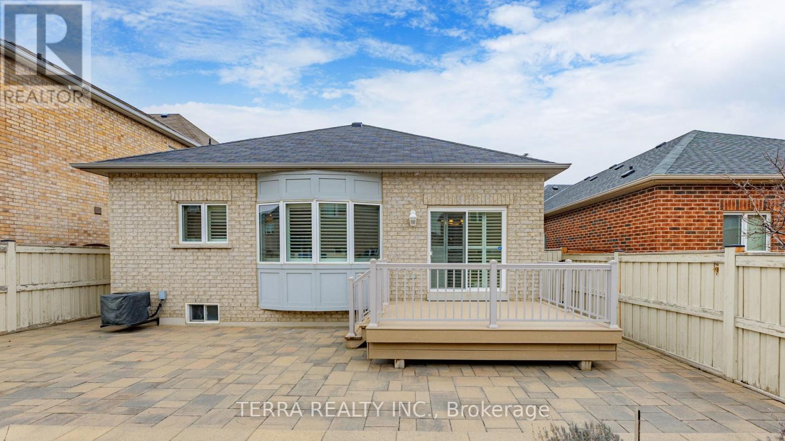 19 Isaiah Drive, Vaughan, Ontario  L4H 0C3 - Photo 40 - N12403052