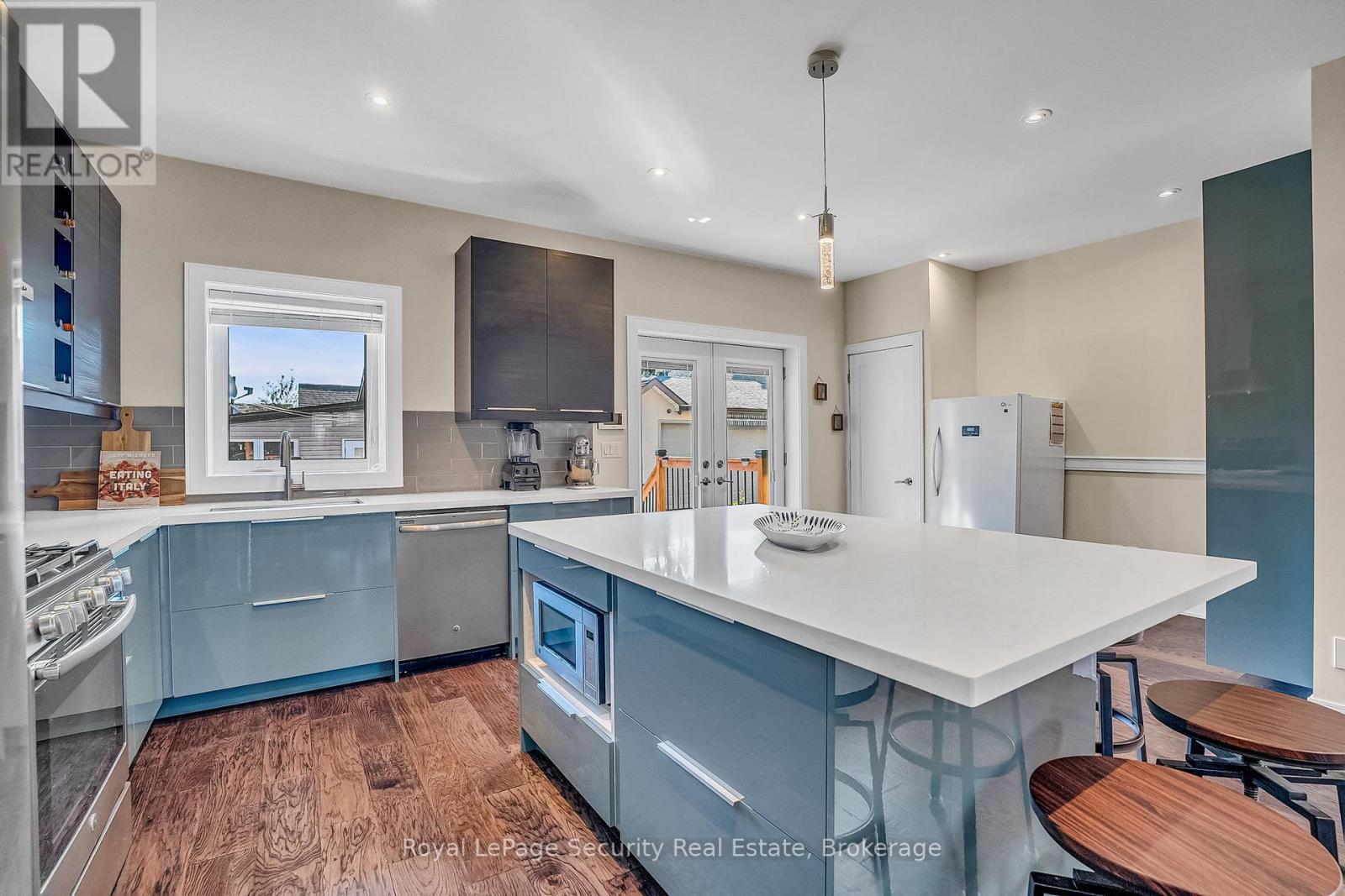 7 Avalon Avenue, Toronto, Ontario  M6N 4V4 - Photo 16 - W12403069
