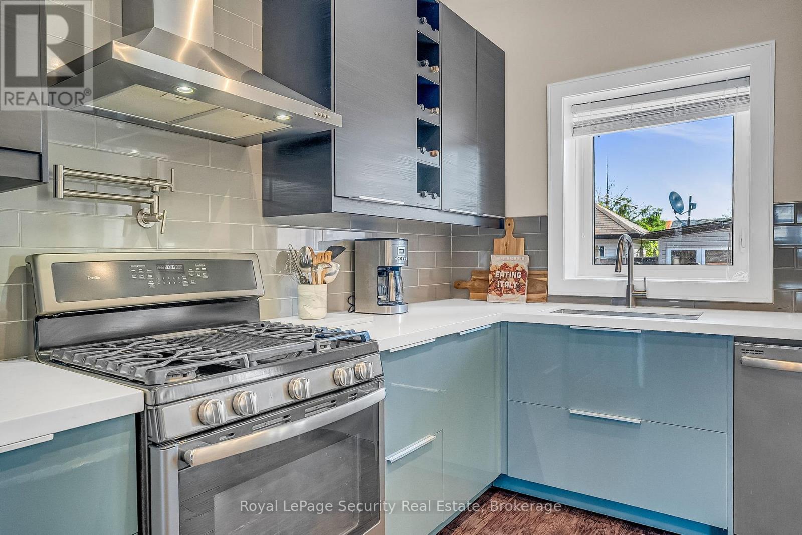 7 Avalon Avenue, Toronto, Ontario  M6N 4V4 - Photo 18 - W12403069