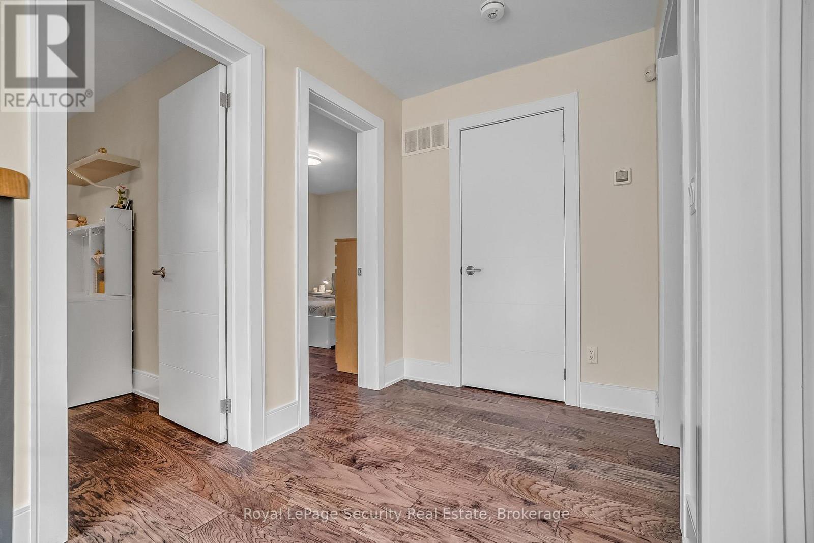 7 Avalon Avenue, Toronto, Ontario  M6N 4V4 - Photo 23 - W12403069