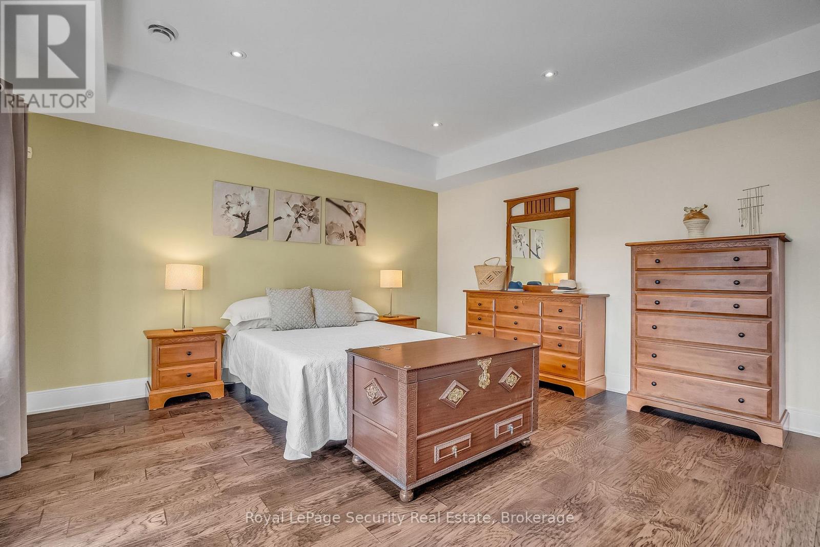 7 Avalon Avenue, Toronto, Ontario  M6N 4V4 - Photo 25 - W12403069
