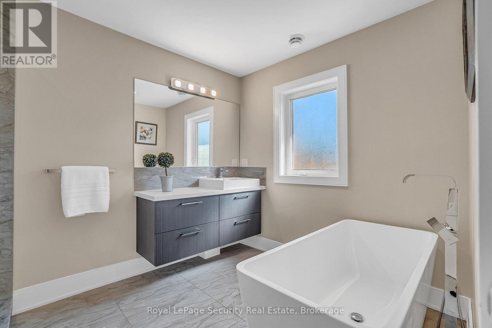 7 Avalon Avenue, Toronto, Ontario  M6N 4V4 - Photo 29 - W12403069