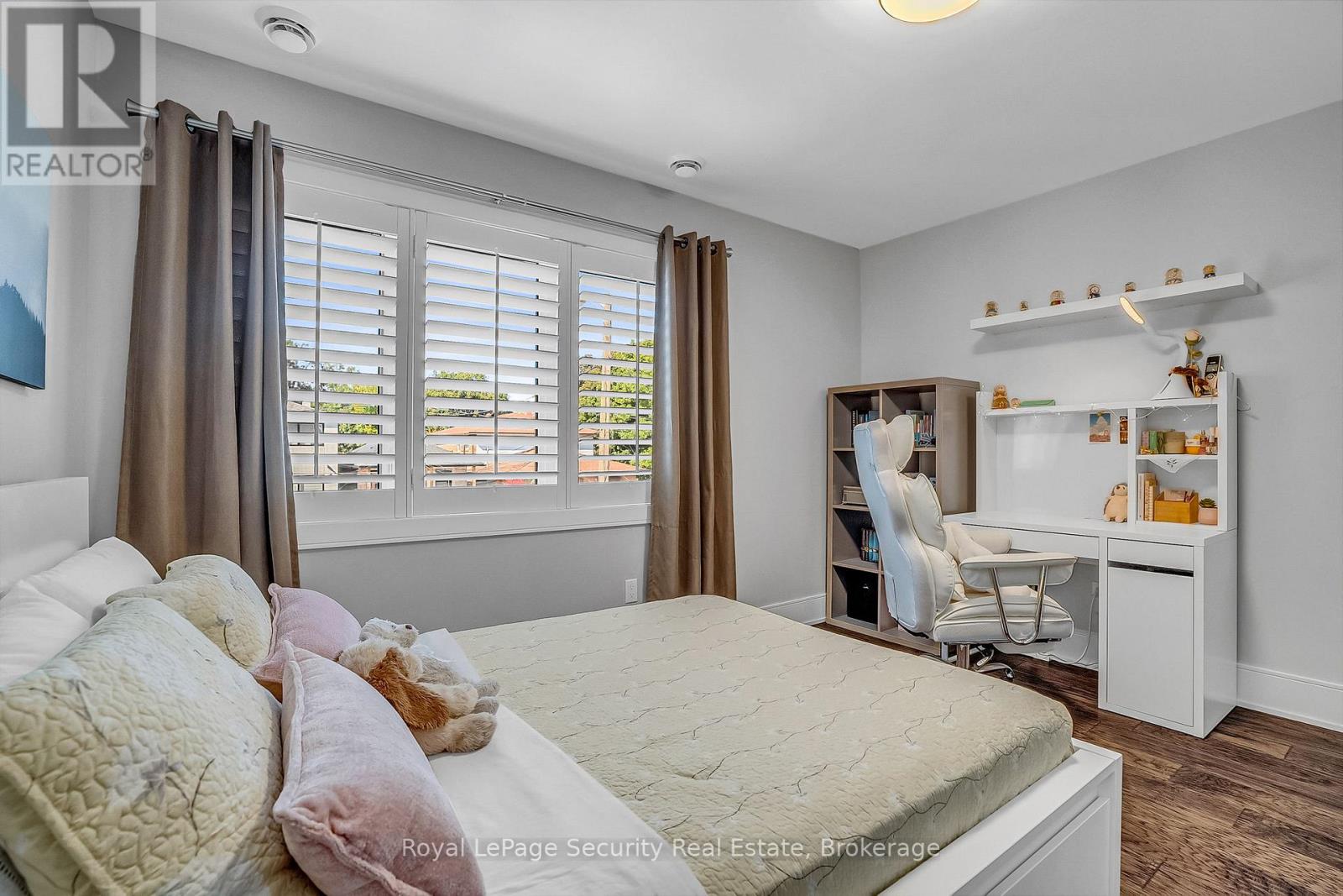7 Avalon Avenue, Toronto, Ontario  M6N 4V4 - Photo 35 - W12403069
