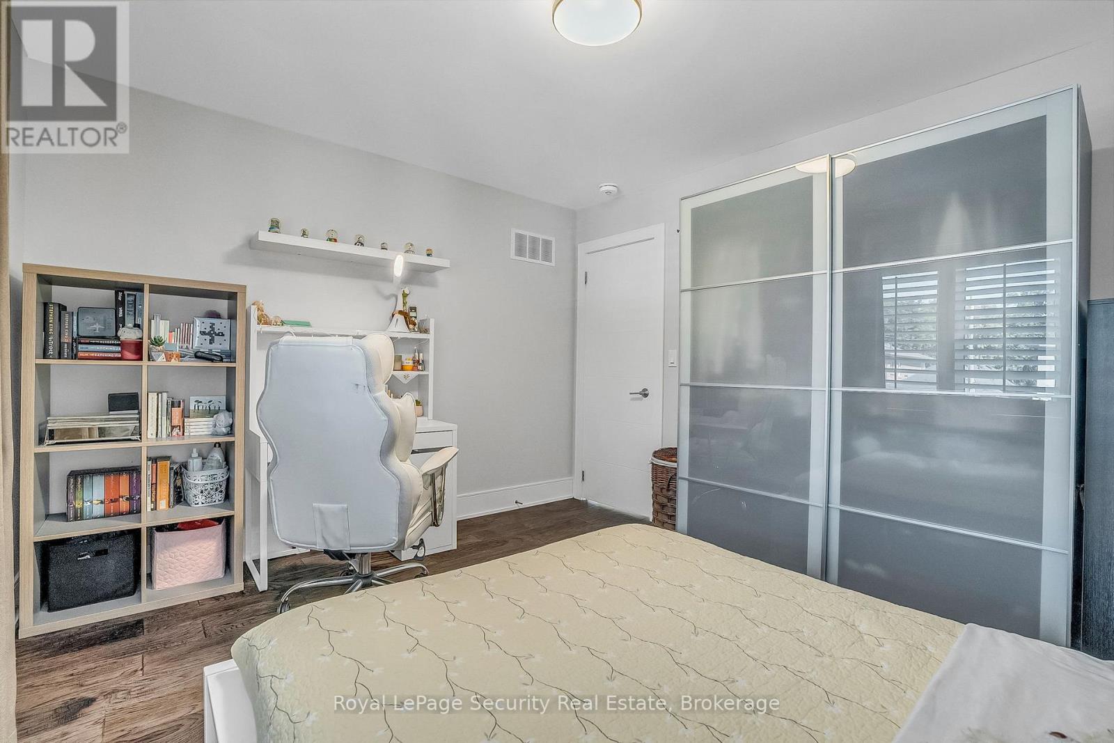 7 Avalon Avenue, Toronto, Ontario  M6N 4V4 - Photo 36 - W12403069