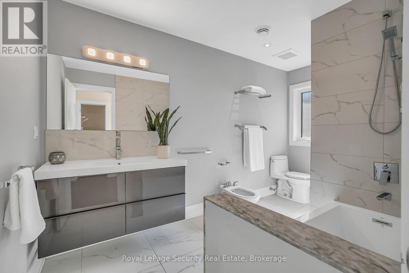 7 Avalon Avenue, Toronto, Ontario  M6N 4V4 - Photo 37 - W12403069