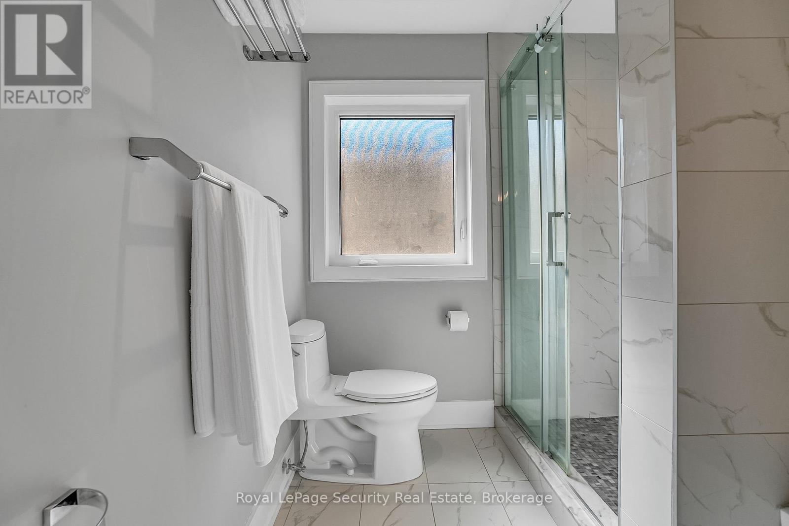 7 Avalon Avenue, Toronto, Ontario  M6N 4V4 - Photo 38 - W12403069