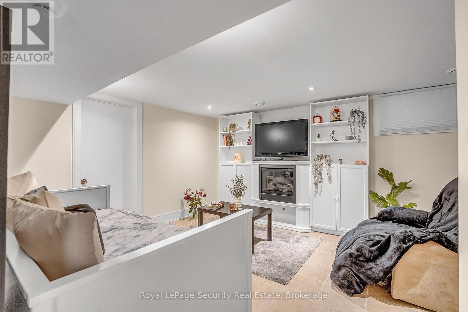 7 Avalon Avenue, Toronto, Ontario  M6N 4V4 - Photo 42 - W12403069