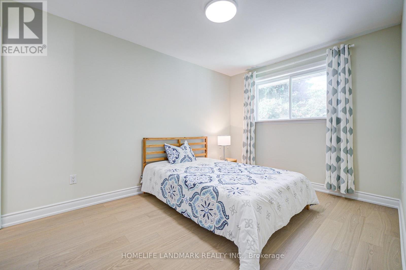 19 Sheldon Street, Hamilton, Ontario  L9H 4P3 - Photo 24 - X12403055