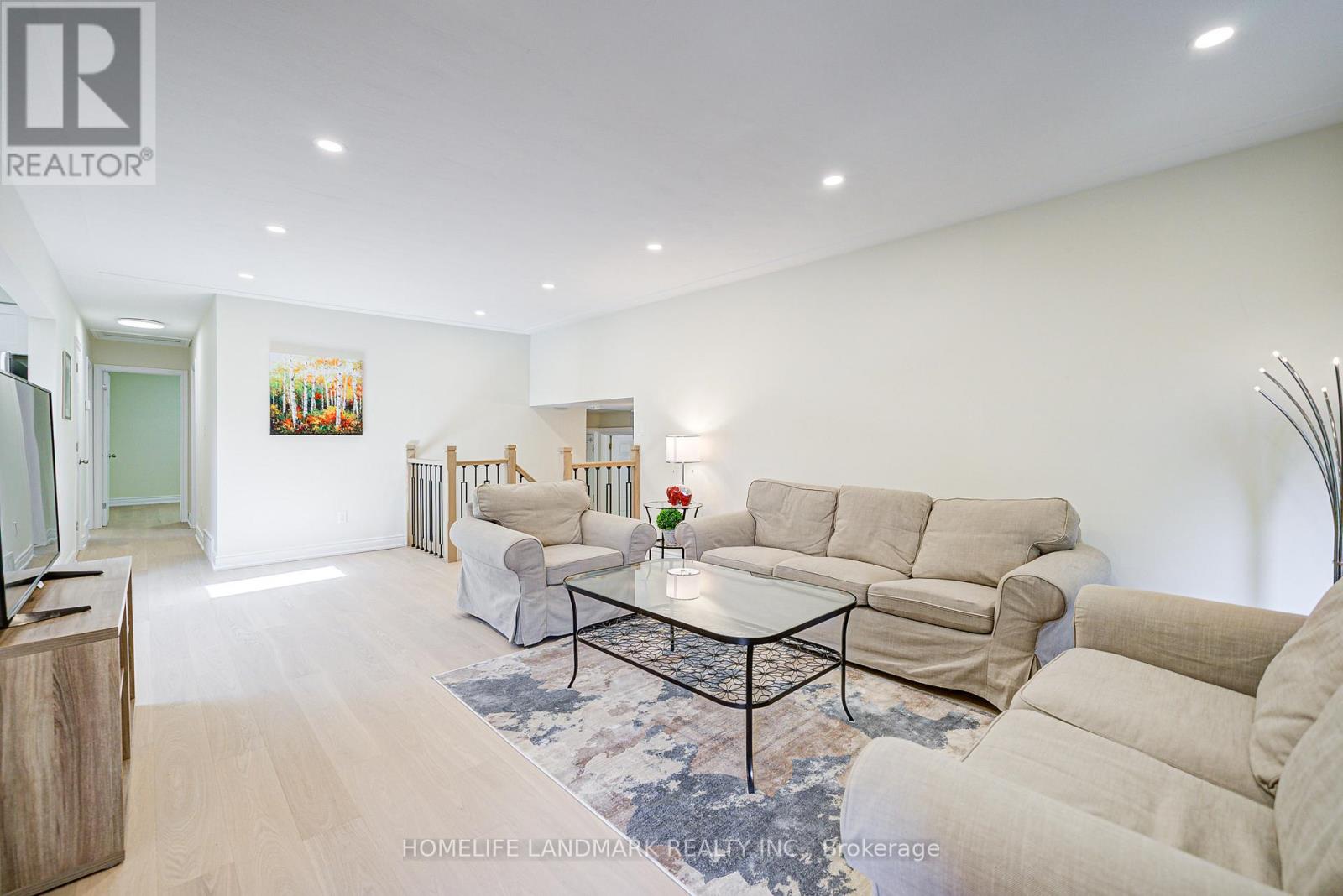 19 Sheldon Street, Hamilton, Ontario  L9H 4P3 - Photo 7 - X12403055